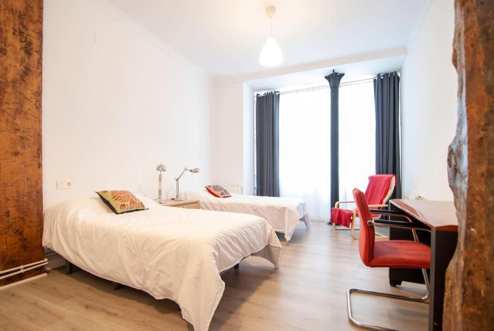 Familias Y Grupos - Muy Buena Ubicacion - Bilbao Apartment Bagian luar foto